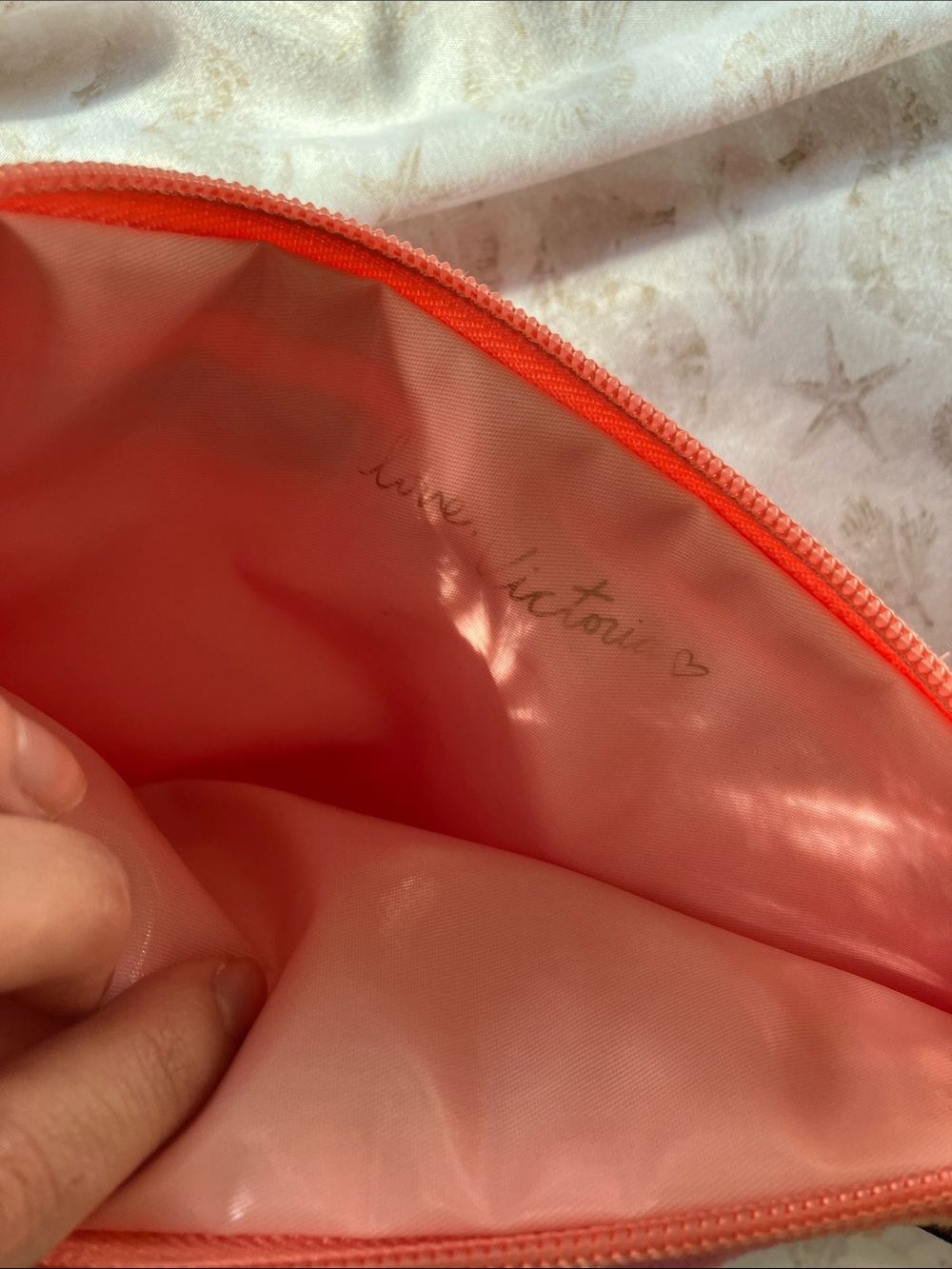(QUITE A BIT OF WEAR LOOK AT DESCRIPTION) Victoria secret makeup bag - Picture 9 of 13